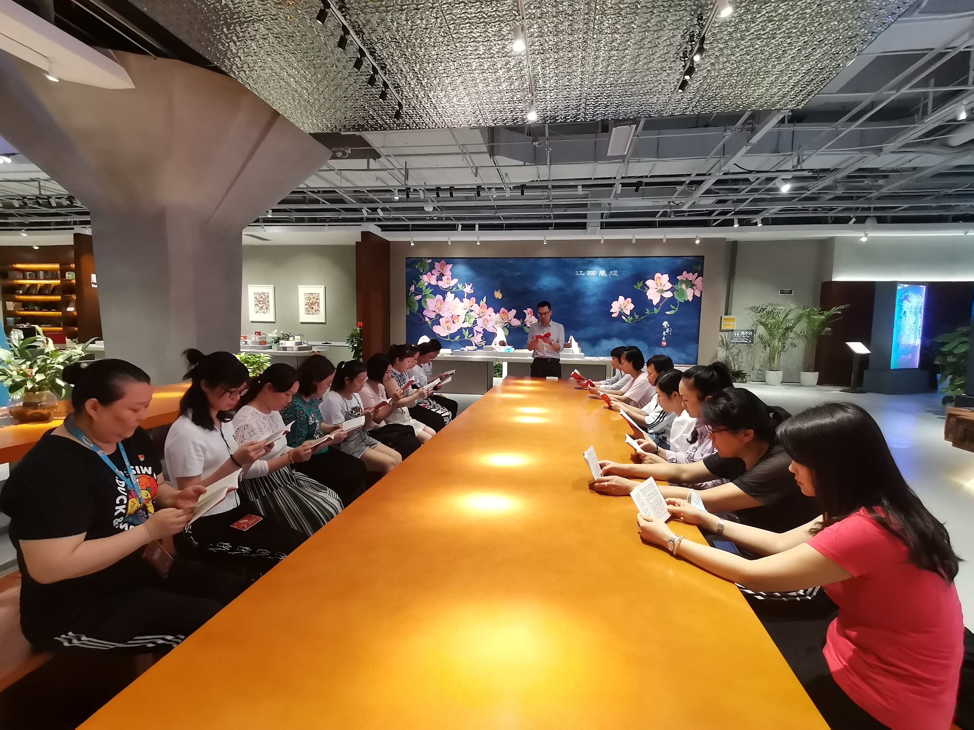 2021年5月11日五星三黨支部、樂和店黨支部聯(lián)合開展黨史“走學(xué)微課堂”2.jpg